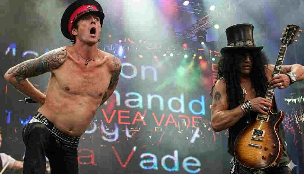 Weiland no Velvet Revolver ao lado de Slash