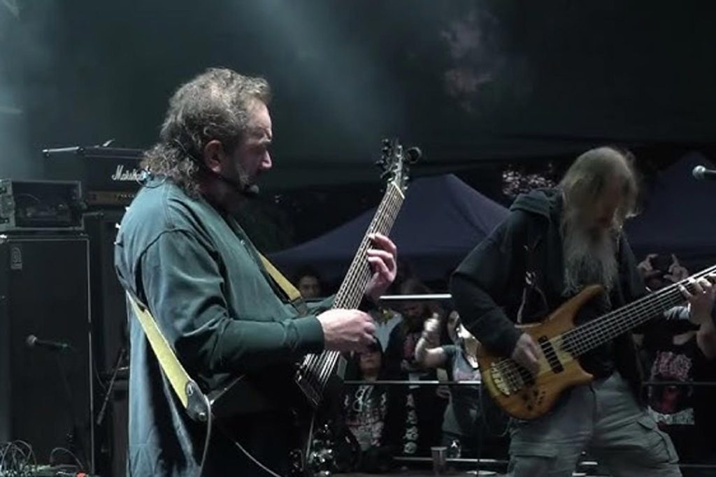 Banda Macabre tocando em um festival em 2022