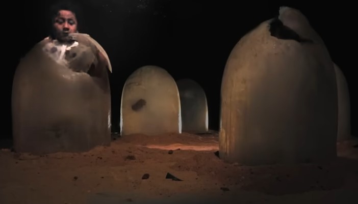 Os Casulos e a Eucaristia Invertida