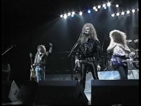 Banda Celtic Frost Tocando em um Show