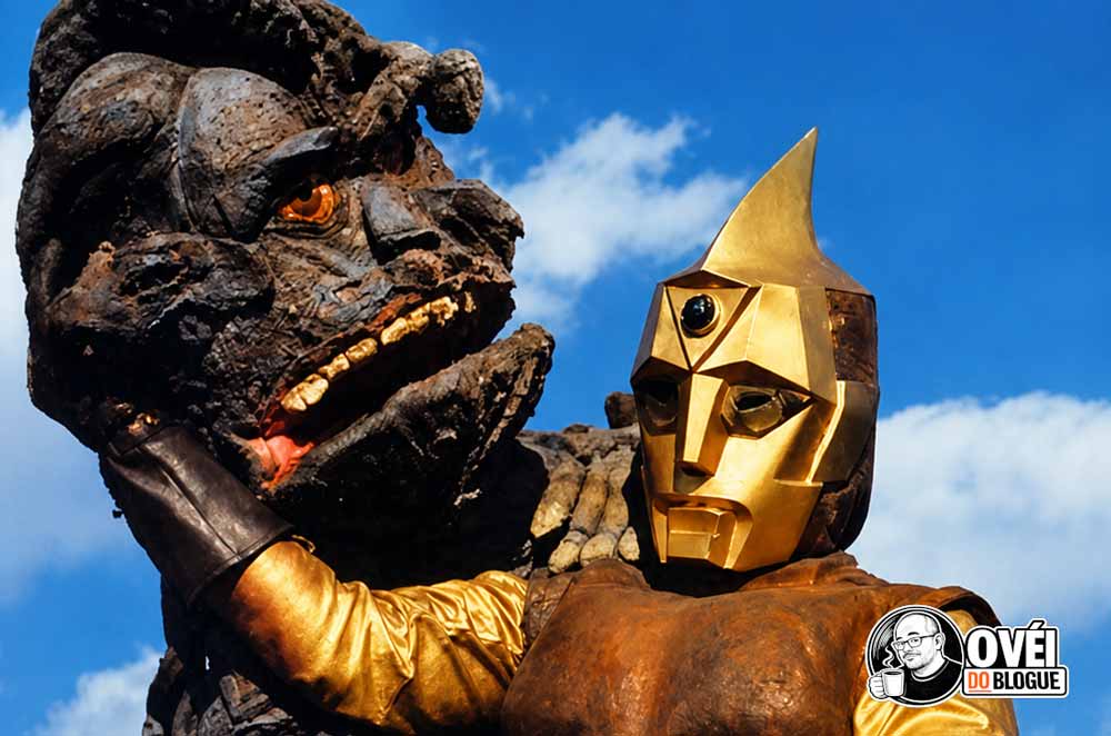 Okada o Monstro do Lixo em sua luta com Spectreman